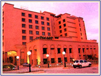 Hotel Holiday Inn, Hotels in Agra
